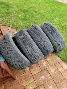 Predám 4ks zimné pneumatiky 215/55 R17 98V - 3