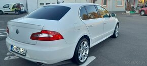 Predám Škoda Superb 3.6 benzín r.v.2013 4x4 DSG6 - 3