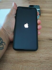 iPhone 11 ,Black 64GB - 3