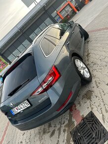 Škoda Superb Combi 2.0TDI DSG 140kw - 3