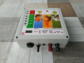 Predám elektrický ohradník (oplotok) KOMBI 12V/230V 25J - - 3