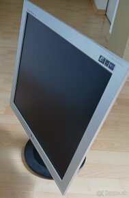 LCD monitor zn. LG Flatron - 3