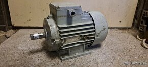 Predam patkovy a prirubovy motor MEZ Mohelnice 3 kw, 1430 ot - 3