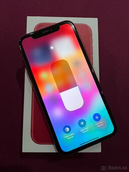 iPhone 11 64GB RED Product - 3