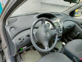 Predám Toyota Yaris, 2004, benzín, - 3