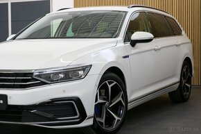 VW Passat Variant GTE 1.4TSI 160kW DSG Tažné IQ ACC Side - 3