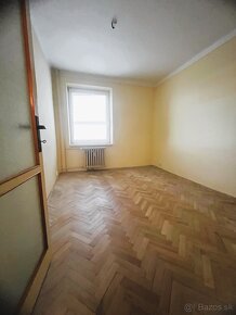 Slnečný 4 izbový byt s balkónom, ul. Kpt. Nálepku, Levice - 3