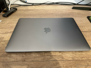 Macbook Air 13" M1 Vesmírne sivý 2020 - 3