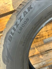 Bridgestone Blizak LM005   215/65/17”-102H zimne - 3