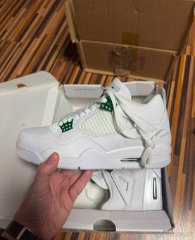 Jordan 4 gree mettalic - 3