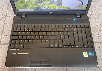 Fujitsu Lifebook / i3-3110M / 8GB RAM / 128GB SSD / 15.6" - 3