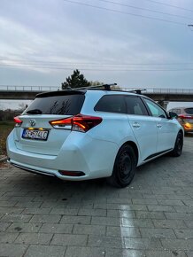 Toyota Auris 1,6, 97kw rok 2017 - 3