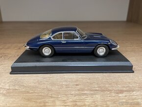 1:43 model Ferrari 400 SA - 3