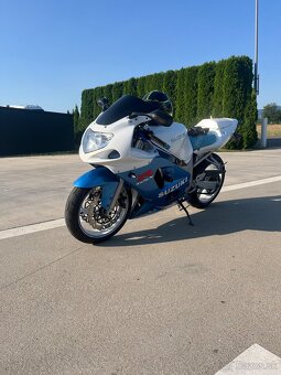 Suzuki gsxr 600 - 3