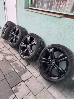 245/40 r18 - 3