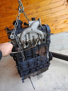 motor 1.9TDI 77kw BXE vstreky - 3