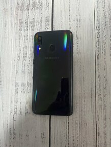 Samsung Galaxy a40 čierny - 3