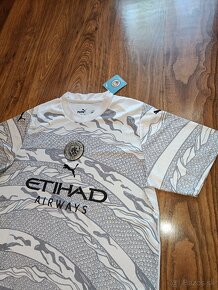 Manchester City Year of the dragon jersey - 3