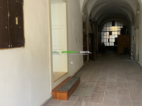 Prenájom obchodný priestor s výkladom, 80 m2, Slovenská ul. - 3