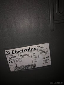 V Bratislave predám funkčný kvalitný vysávač Electrolux ZCX6 - 3