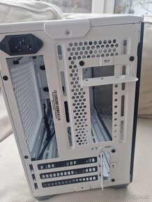 Cooler Master NR200P desktop PC skrinka biela - 3