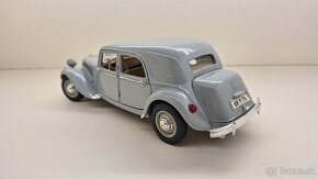 1:18 CITROEN 15CV - 3