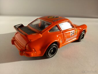 CORGI - PORSCHE 911 TURBO 1:43 - POZRI DETAILNÉ FOTO - 3