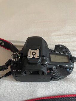 Canon EOS 80D - 3