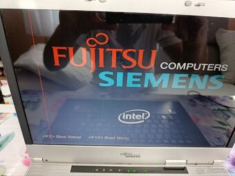 Fujitsu Siemens Amilo Pro V3515 - 3