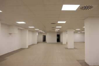 Štýlový a moderný priestor na prenájom v centre Levíc – ideá - 3