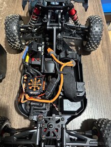 Arrma Typhon 1/8 V5 6s BLX - 3