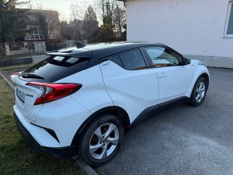 Predam Toyotu CHR 1,8Hybrid - 3