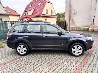 Subaru Forester 2.5i 126kW 2010 120341km Comfort 1.majitel - 3