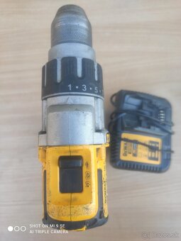 Dewalt vŕtací skrutkovač - 3