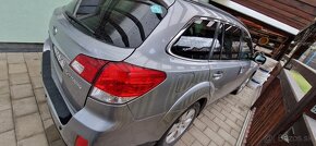 Predam subaru outback 2.5i - 3