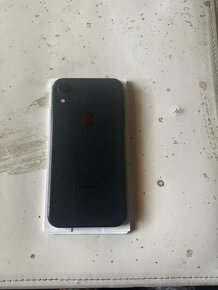 Predam iphon xr 128gb - 3