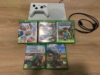 Predám Xbox One S 1TB - 3