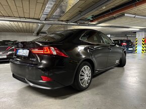 Lexus is300h - 3