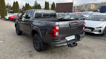 Toyota Hilux DC 2.8 I D-4D Invincible 4x4 A/T - 3