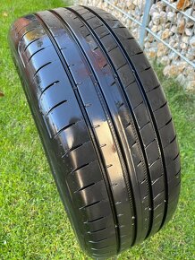 GOOD YEAR  235/55 R18  EAGLE F1 - 3