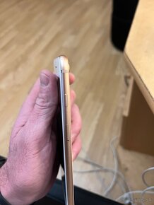 Predám IPhone 8 plus rosegold 64 GB - 3