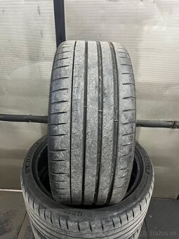 Michelin Pilot Sport 4 235/35R19 - 3