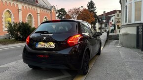 Peugeot 208 1.2 len 102 000 km - 3