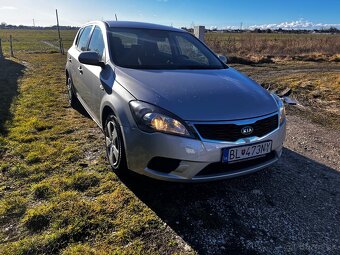 KIA Ceed 1.4i - 3