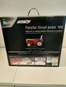 Revell Porsche Diesel Traktor adventný kalendár - 3