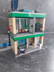 LEGO City 60317: Lúpež LEGO City Bank - 3