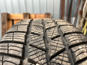 215/65 r17 zimne pneu - 3