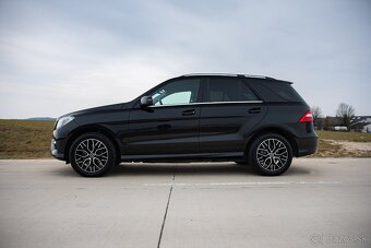 Mercedes-Benz ML350  4matic  V6 - 3