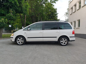 SEAT Alhambra Eco 2.0 TDI • 103 kW • rok 2010 • 7 miest - 3