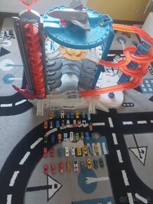 Hot Wheels Super Ultimate Garáž - Obria súprava výťahov - 3